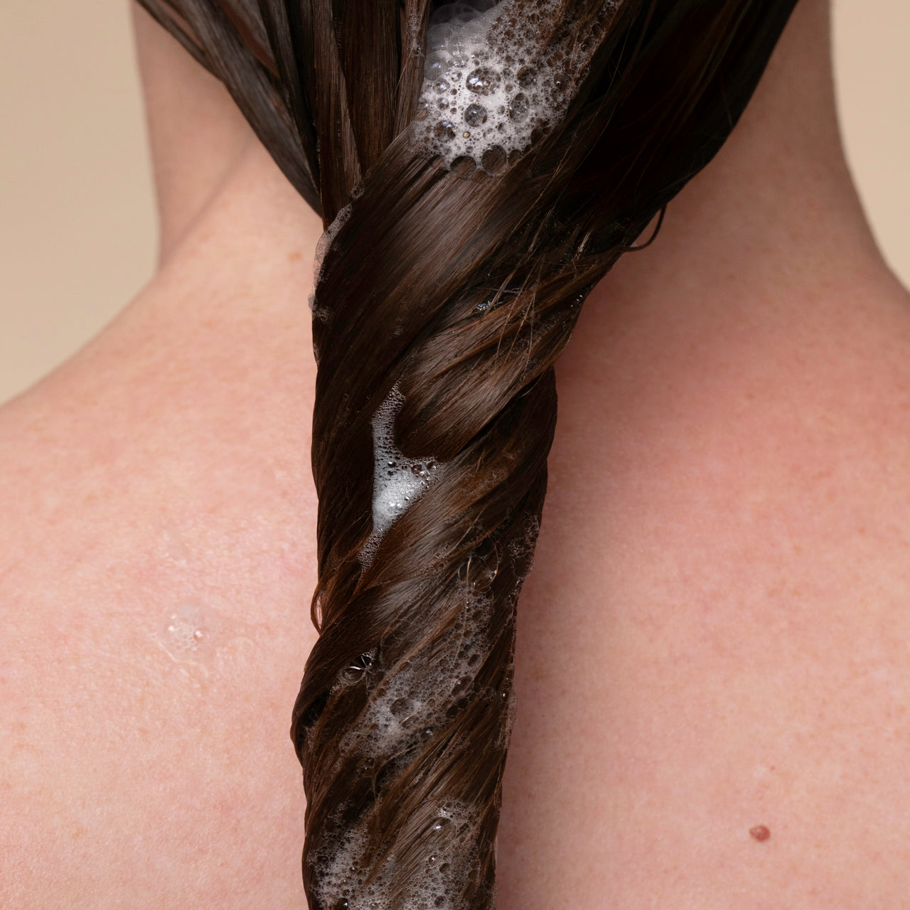 505886-505909-505923-505947-507873-505961-LiquidShampoo-Model-1280x1280px_243c9d05-ddf3-4abd-924d-e50d20950231.jpg