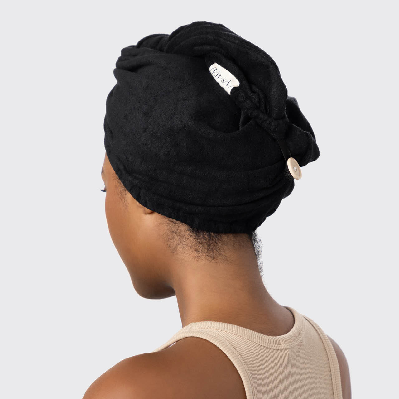 6363-EcoFriendly-HairTowel-Model-Cleanse-Black-3-1280x1280px.jpg